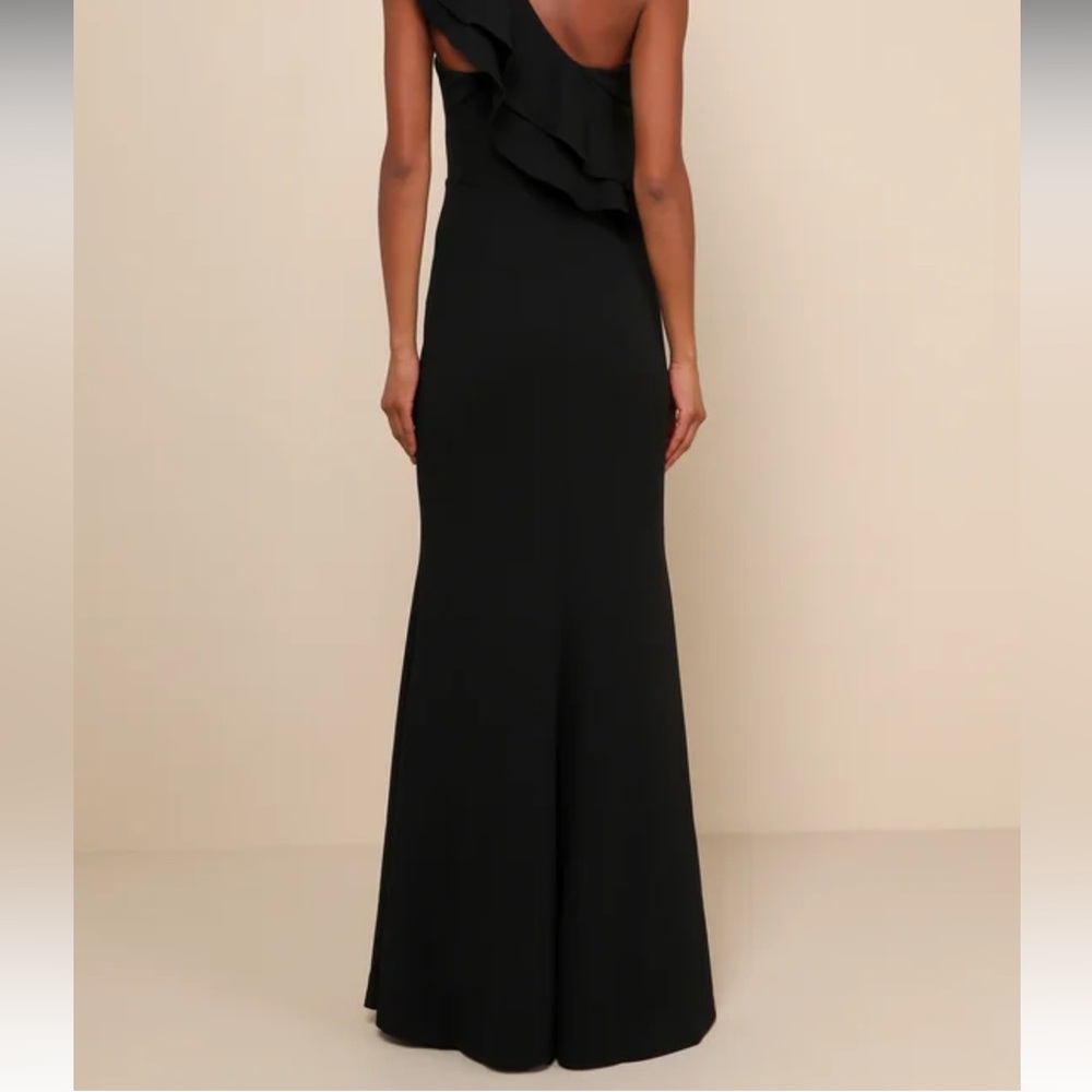 Lulus one shoulder ruffle gown - Picture 2 of 6